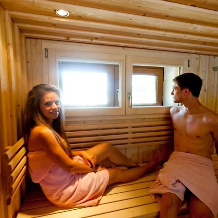 مكان تخييم Albatross Mobile Homes On Bella Austria 3*